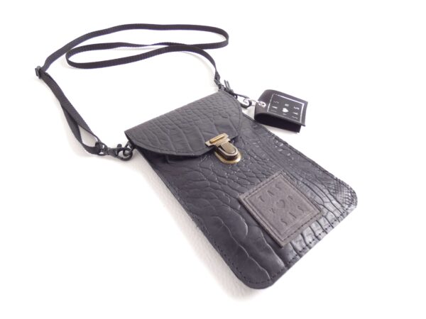 telefoontasje puck -zwart leer met croco print - bronse kliksluiting - tas van sas